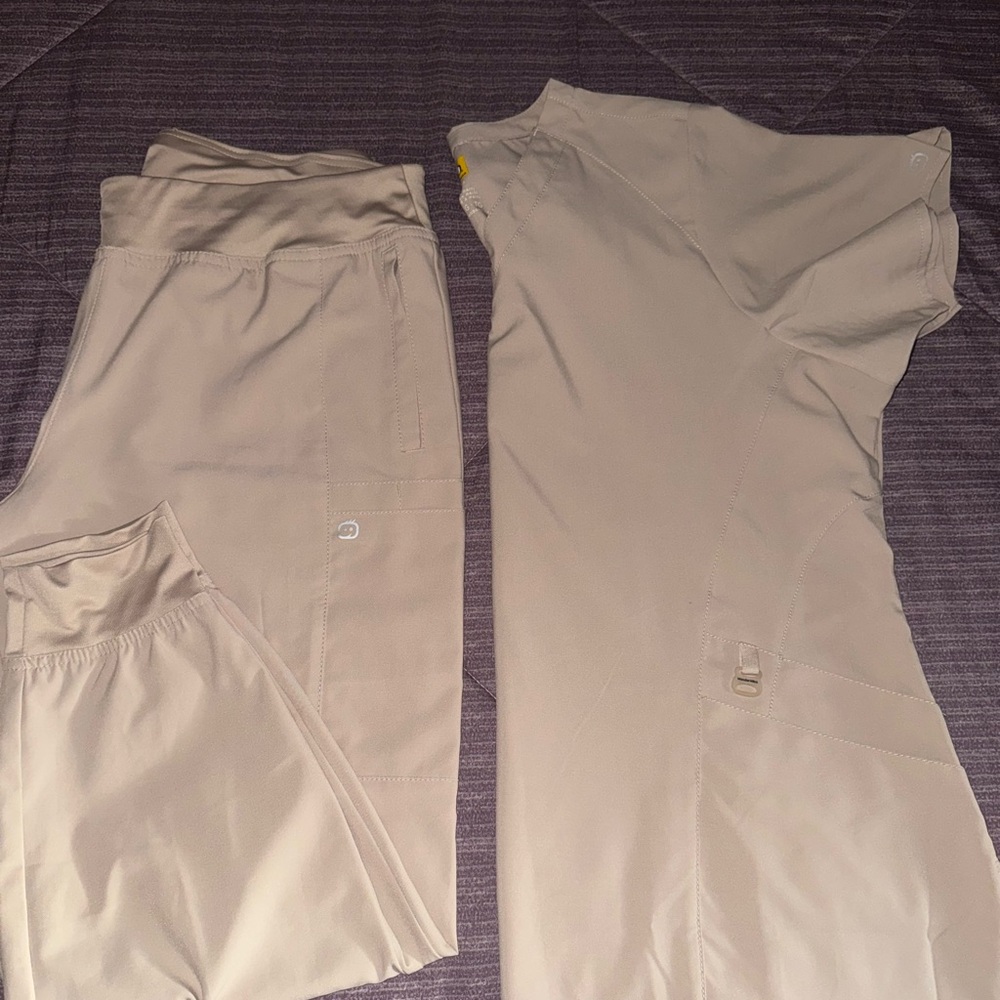 WonderWink Women's Scrub Set in Light Beige